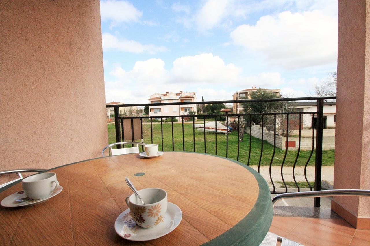 Apartment Bilic With Balcony Poreč Eksteriør billede